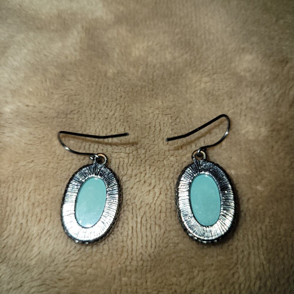 necklace with vintage earrings - Picture 4 of 6